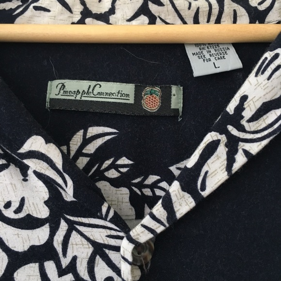 Bundle of Hawaiian Shirts🌸🌺🌈🌊 - Picture 4 of 8